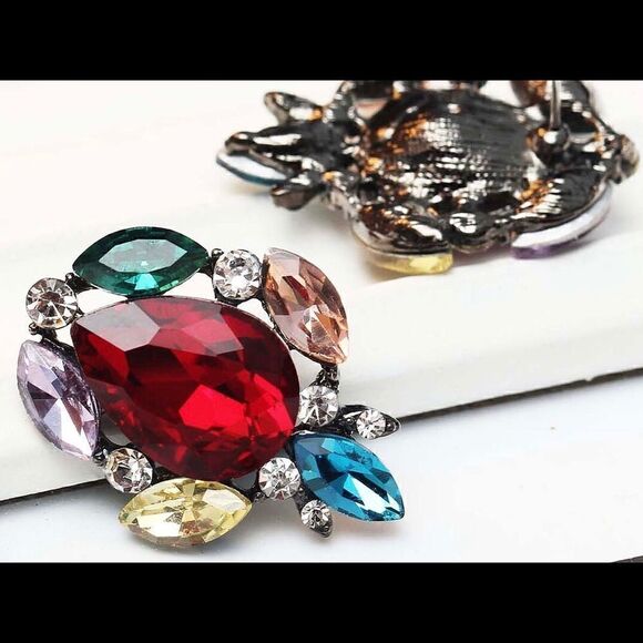 🌺 New colorful rhinestone stud earrings 🌺 - Picture 2 of 3